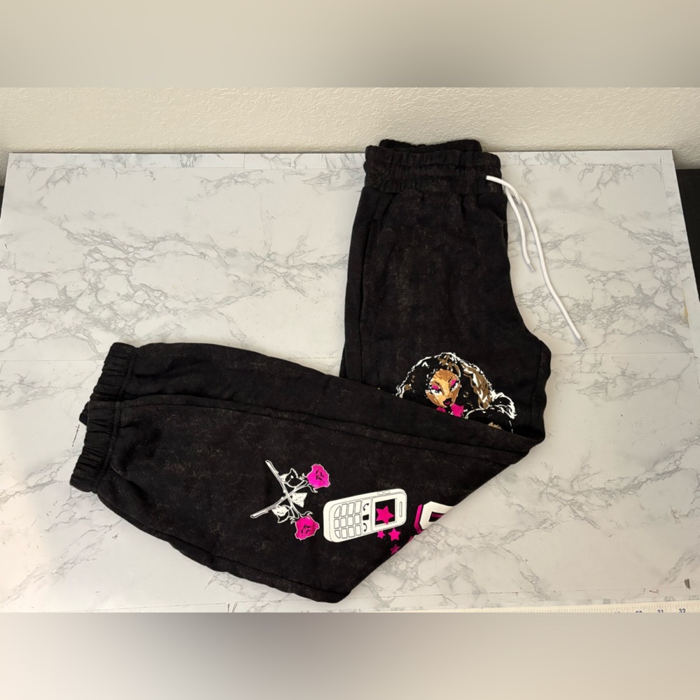 Bratz Women's XS Grey Jogger Sweatpants Yoga 90s Series Dolls Leg Drawstring​